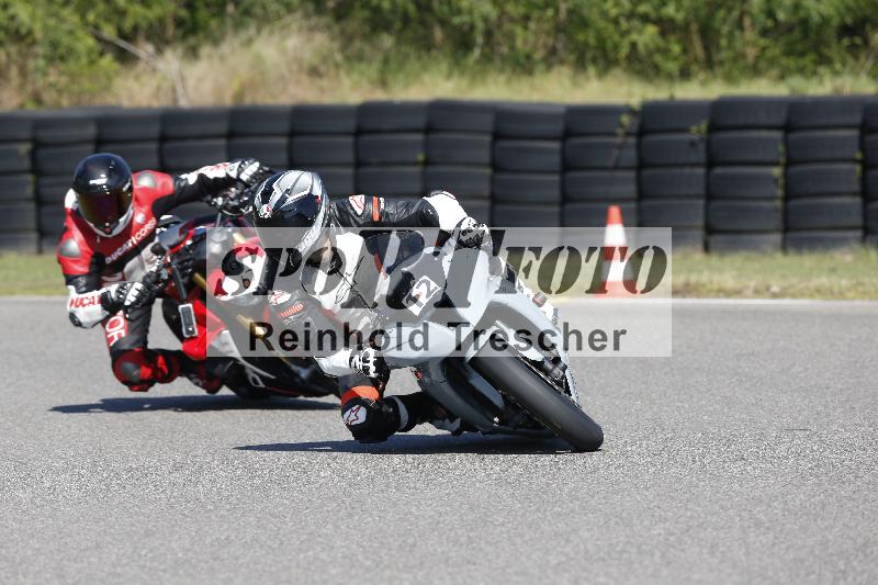 /Archiv-2025/49 26.08.2025 Cornu Master School ADR/rot-rouge/12